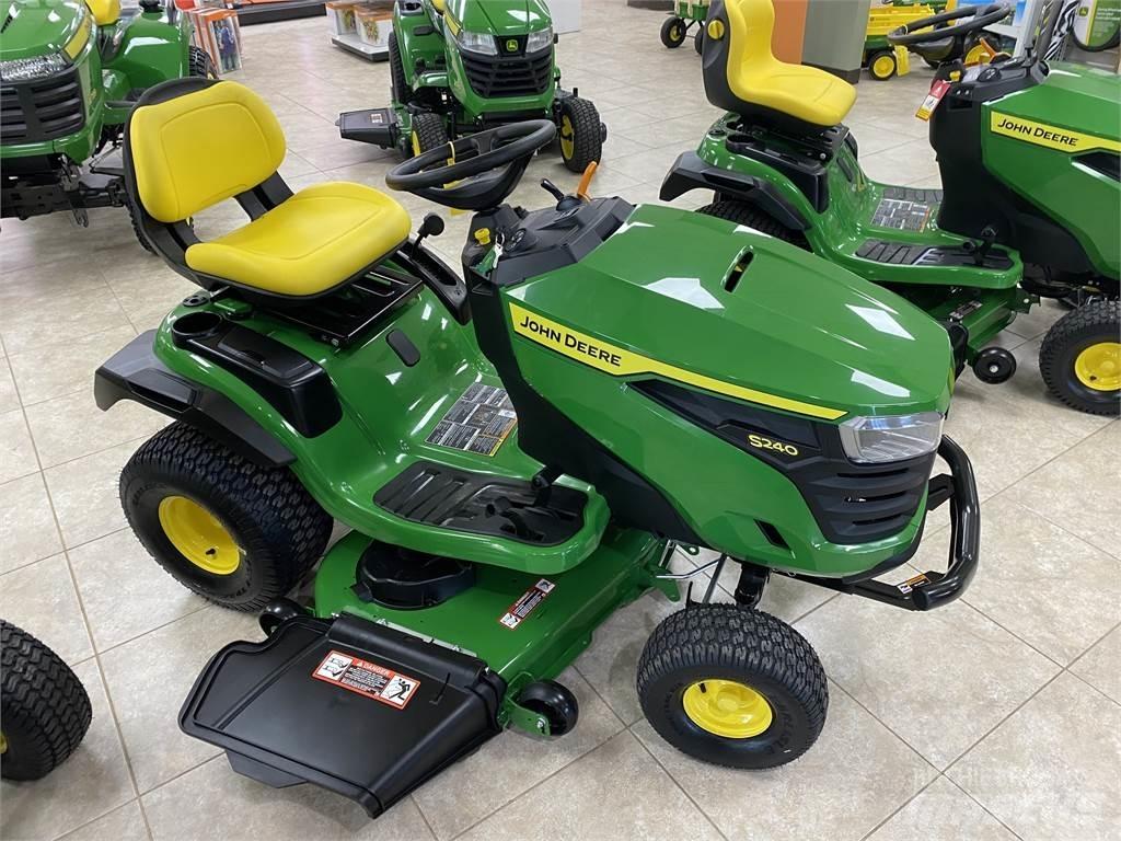 John Deere S240 소형 트랙터