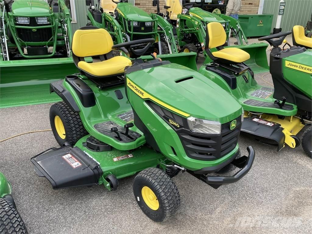 John Deere S240 소형 트랙터