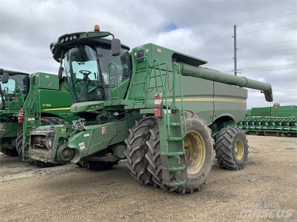 John Deere S680 콤바인 수확기