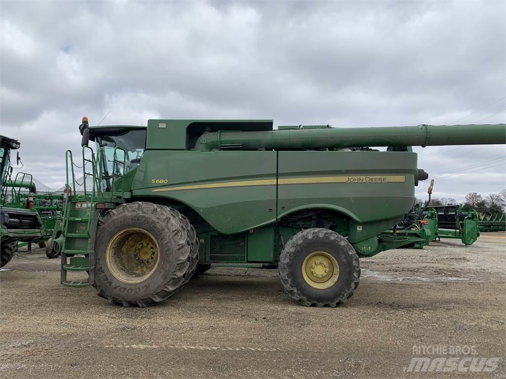 John Deere S680 콤바인 수확기
