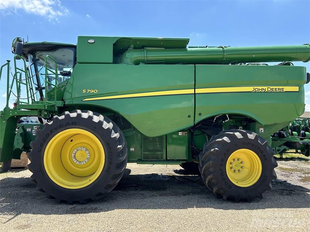 John Deere S790 콤바인 수확기