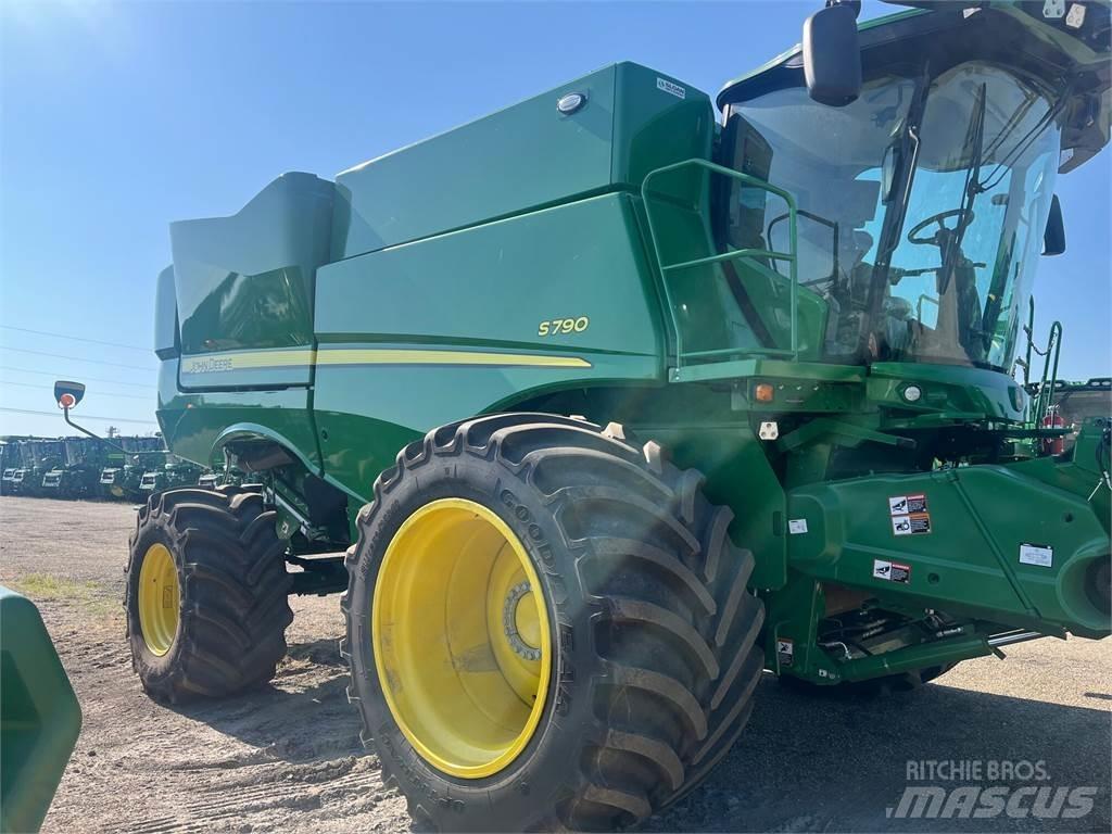 John Deere S790 콤바인 수확기