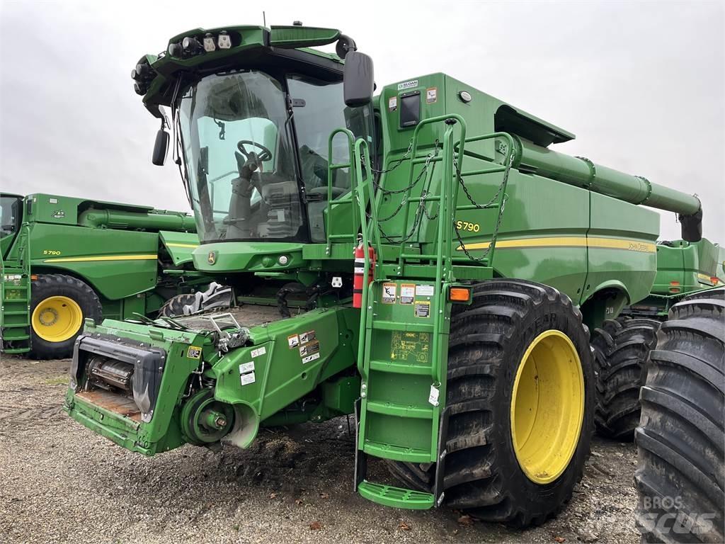 John Deere S790 콤바인 수확기