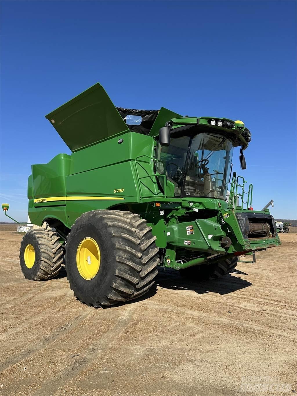 John Deere S790 콤바인 수확기