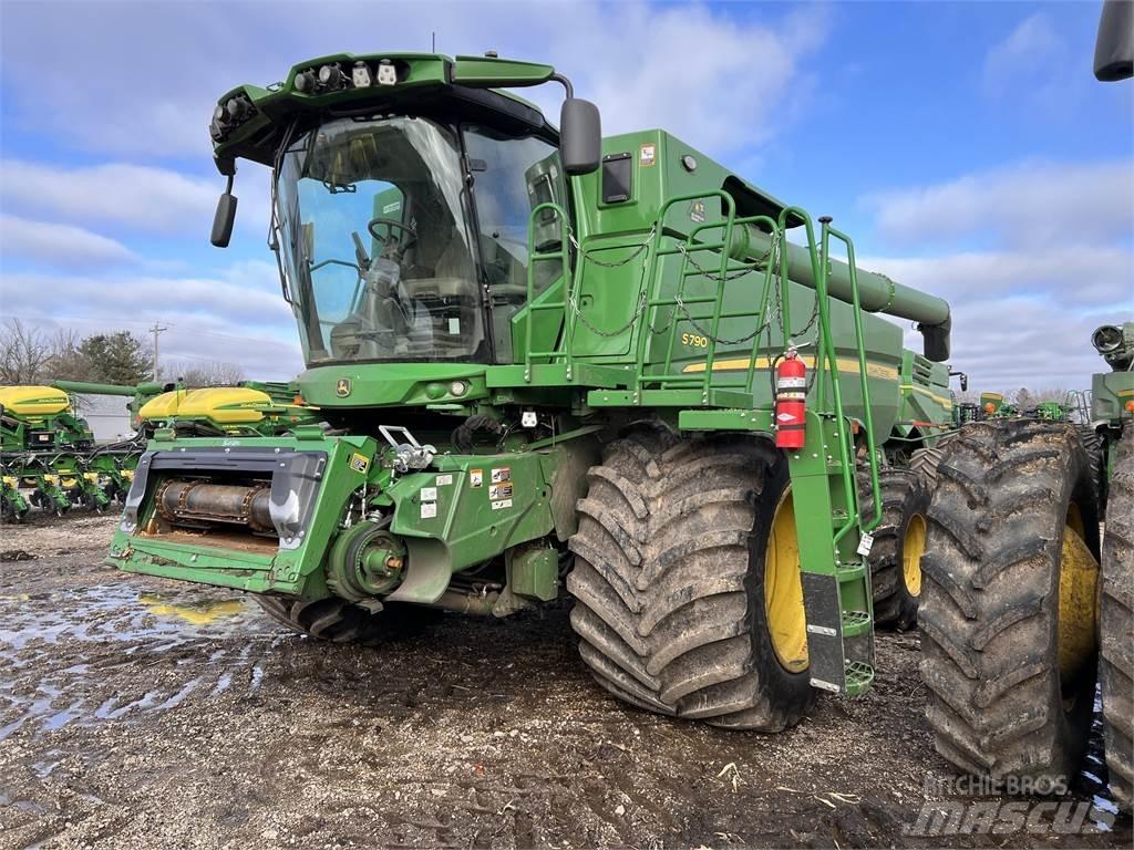 John Deere S790 콤바인 수확기