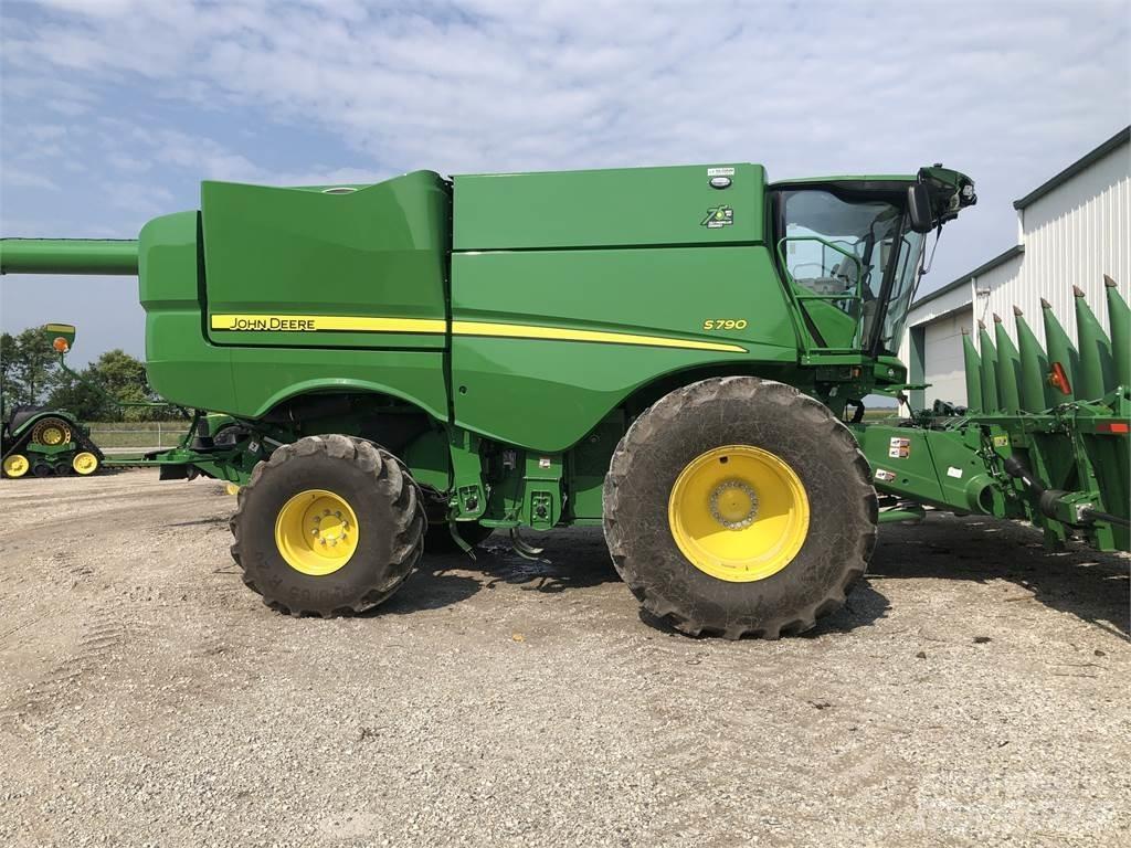 John Deere S790 콤바인 수확기