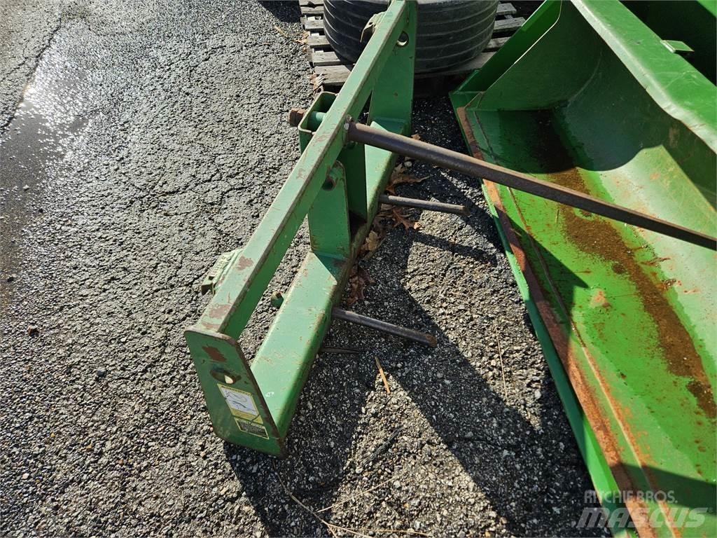 John Deere SE 기타 목초 수확용 장비