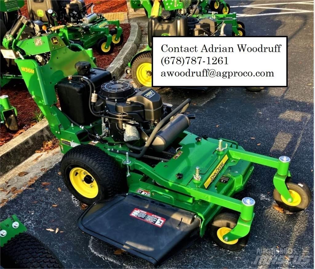 John Deere W36M 밀면서 전진하는 잔디깎기
