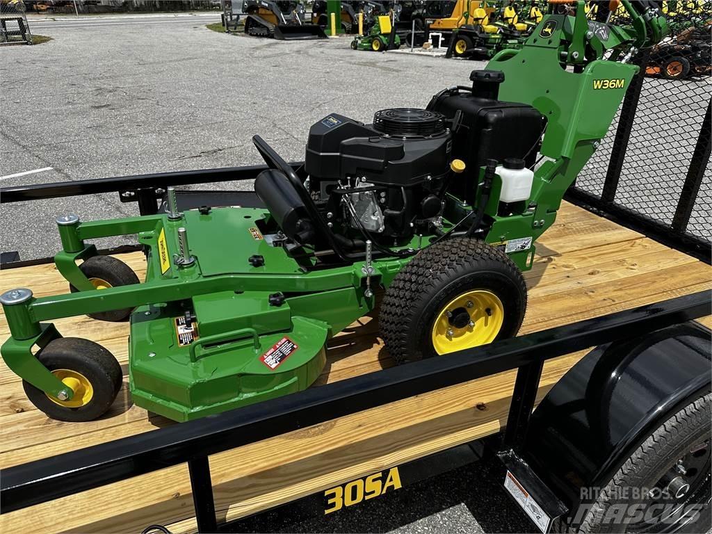 John Deere W36M 밀면서 전진하는 잔디깎기