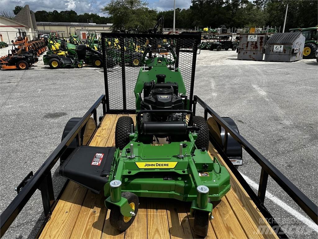 John Deere W36M 밀면서 전진하는 잔디깎기