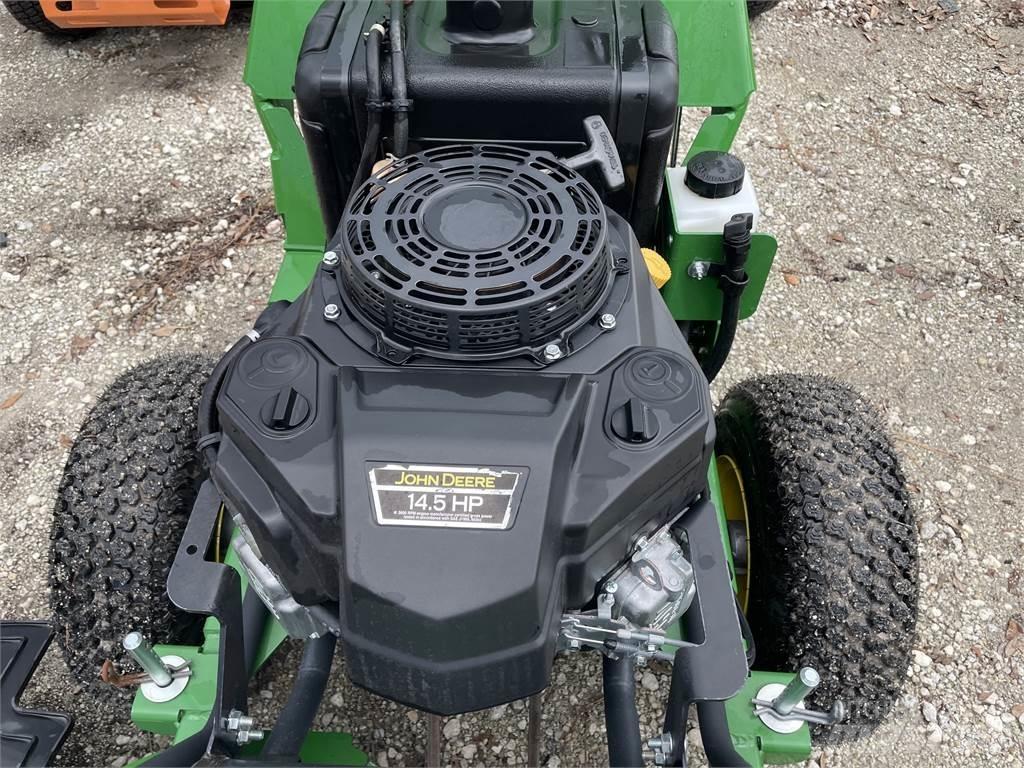 John Deere W36M 밀면서 전진하는 잔디깎기