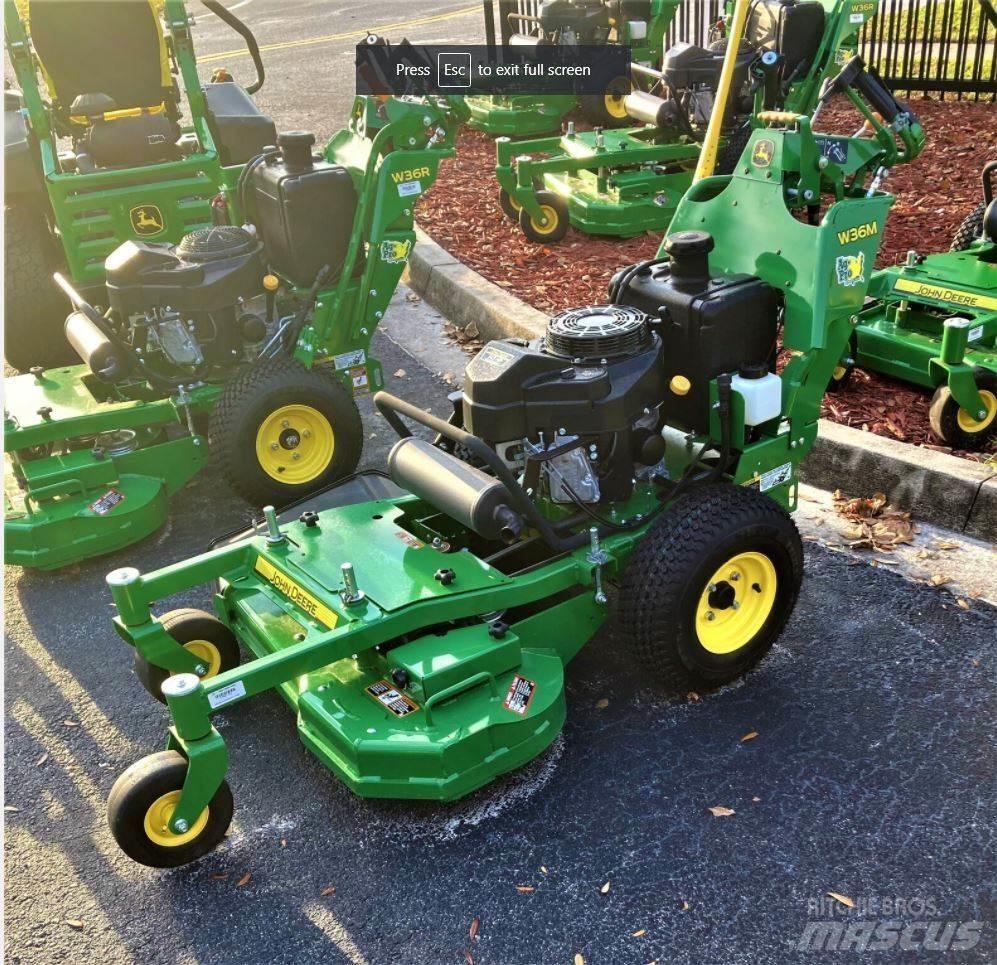 John Deere W36M 밀면서 전진하는 잔디깎기