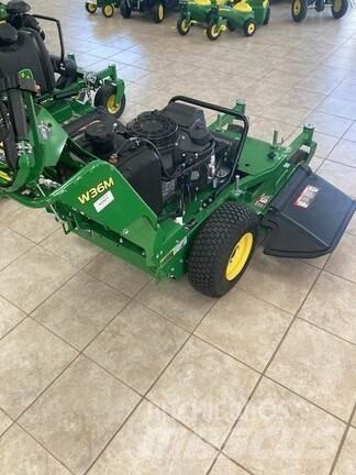 John Deere W36M 밀면서 전진하는 잔디깎기