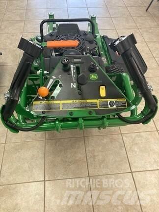 John Deere W36M 밀면서 전진하는 잔디깎기