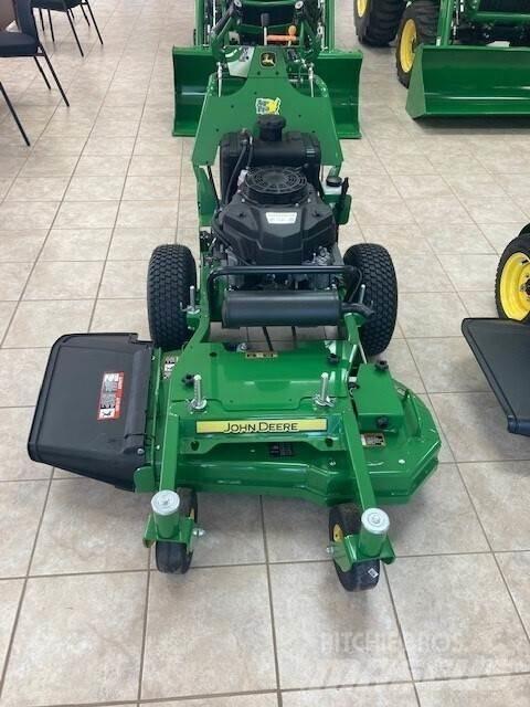 John Deere W36M 밀면서 전진하는 잔디깎기