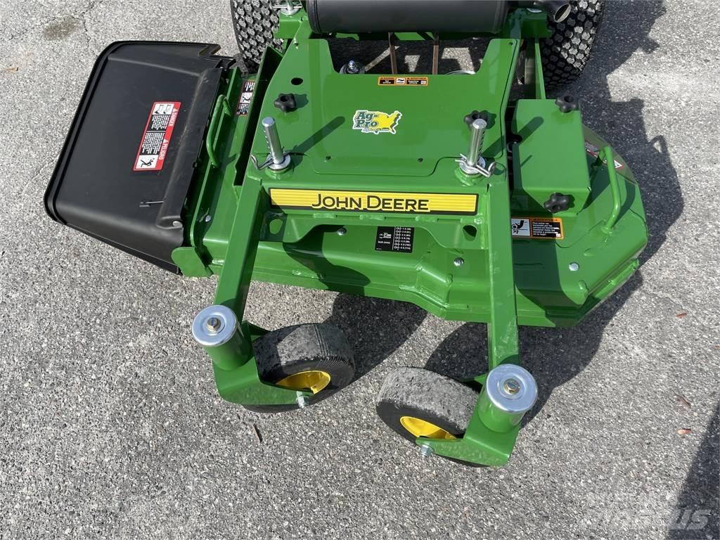 John Deere W36R 밀면서 전진하는 잔디깎기