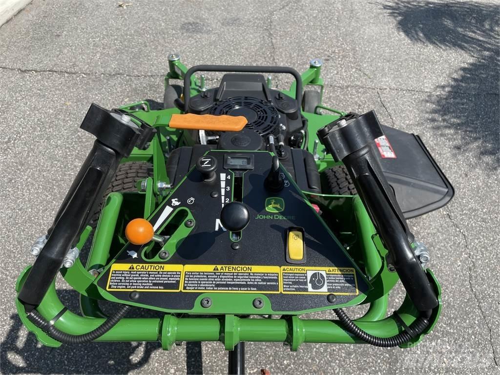 John Deere W48M 밀면서 전진하는 잔디깎기