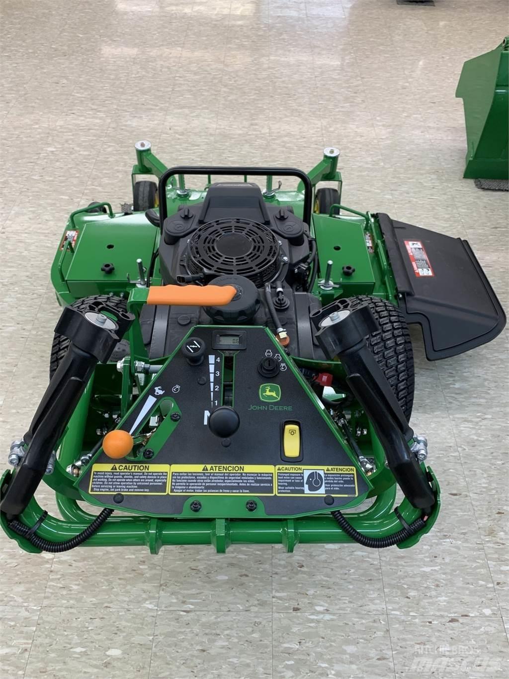 John Deere W48M 밀면서 전진하는 잔디깎기