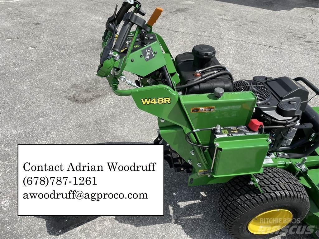 John Deere W48R 밀면서 전진하는 잔디깎기