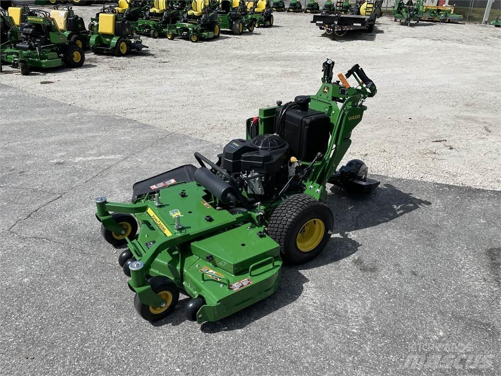 John Deere W48R 밀면서 전진하는 잔디깎기
