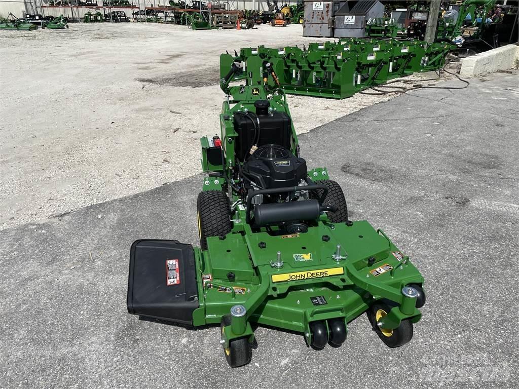 John Deere W48R 밀면서 전진하는 잔디깎기