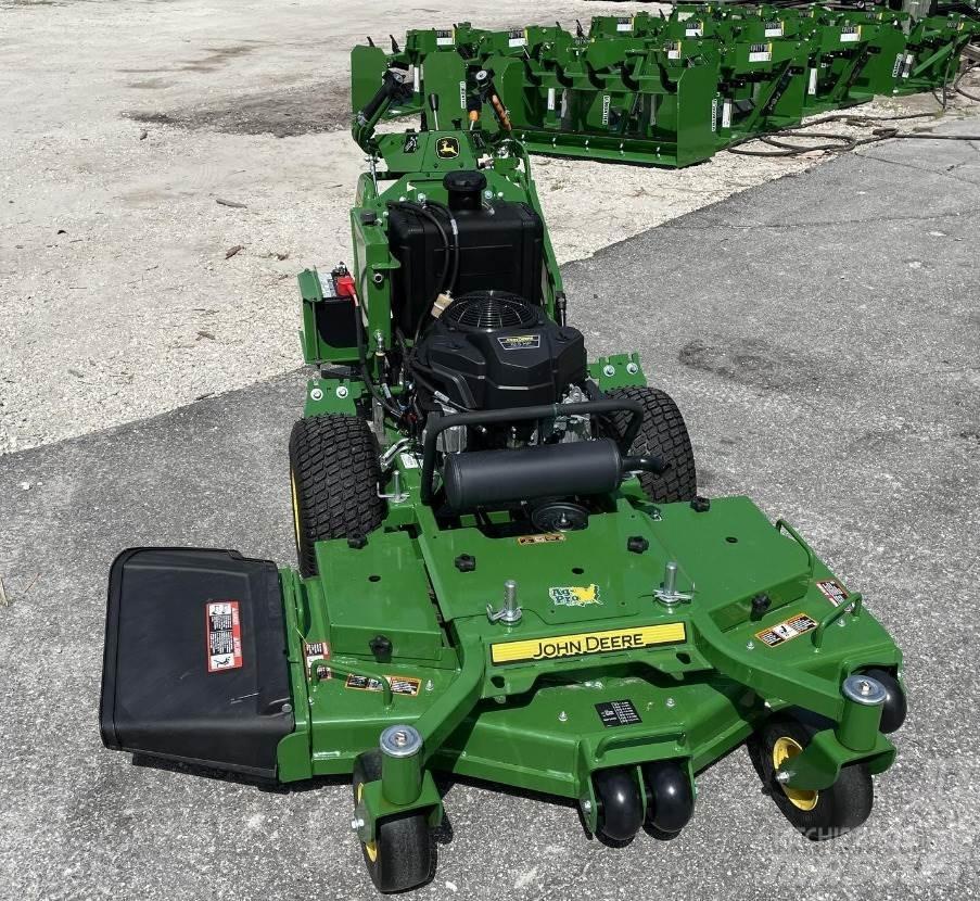 John Deere W48R 밀면서 전진하는 잔디깎기