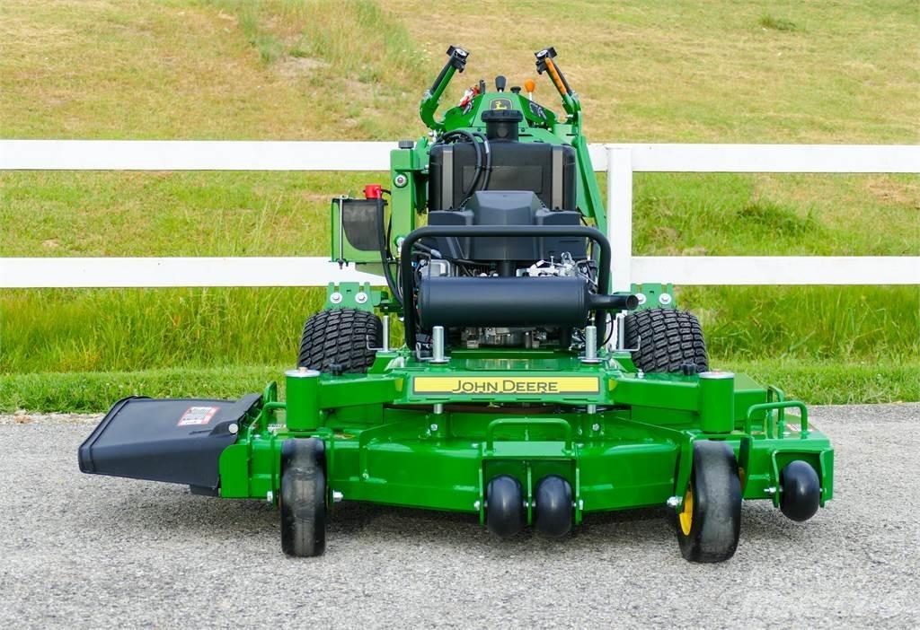 John Deere W48R 밀면서 전진하는 잔디깎기