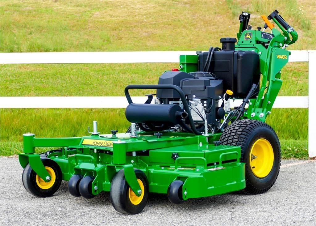John Deere W48R 밀면서 전진하는 잔디깎기