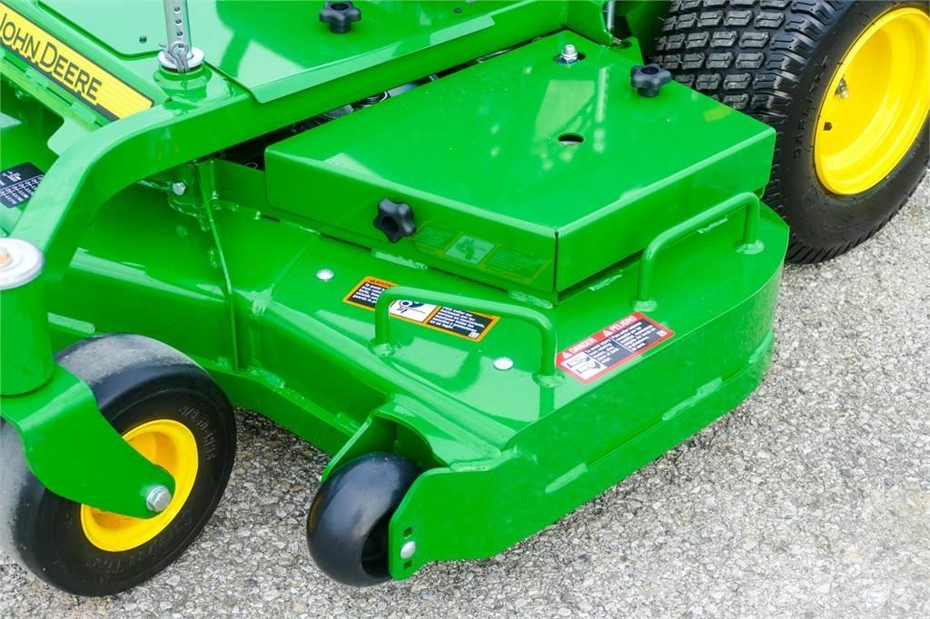 John Deere W48R 밀면서 전진하는 잔디깎기