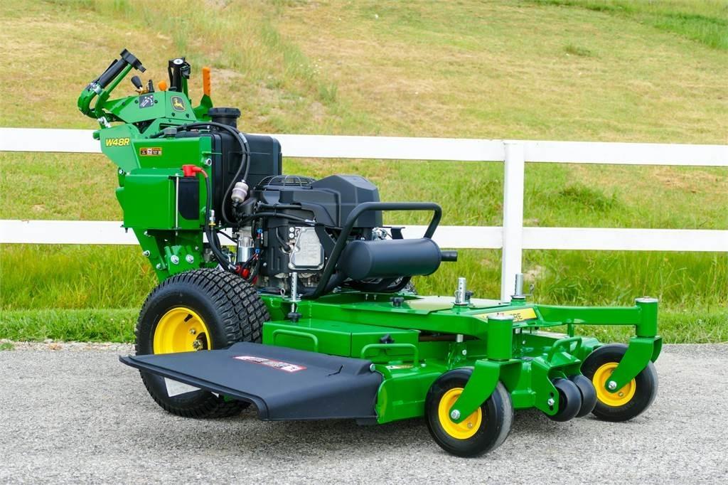 John Deere W48R 밀면서 전진하는 잔디깎기