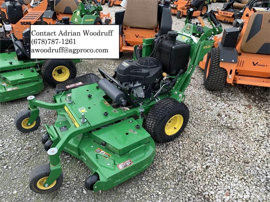 John Deere W52R 밀면서 전진하는 잔디깎기