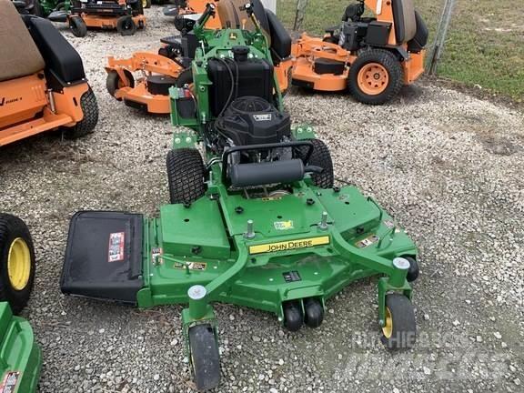 John Deere W52R 밀면서 전진하는 잔디깎기