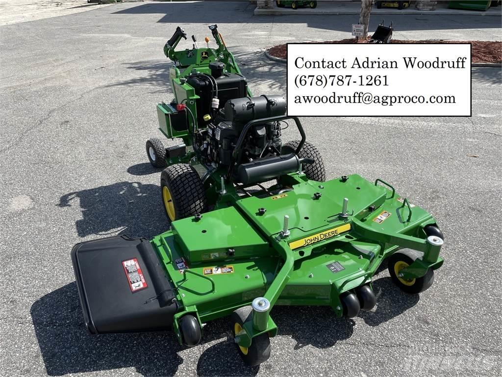 John Deere W61R 밀면서 전진하는 잔디깎기