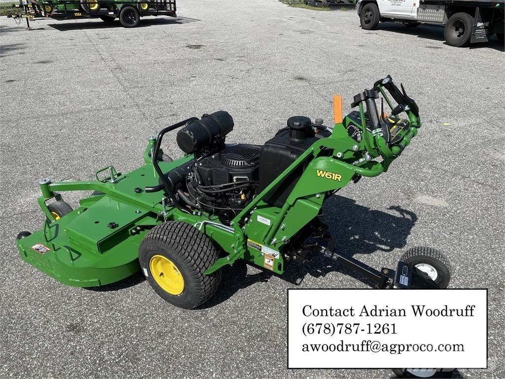 John Deere W61R 밀면서 전진하는 잔디깎기
