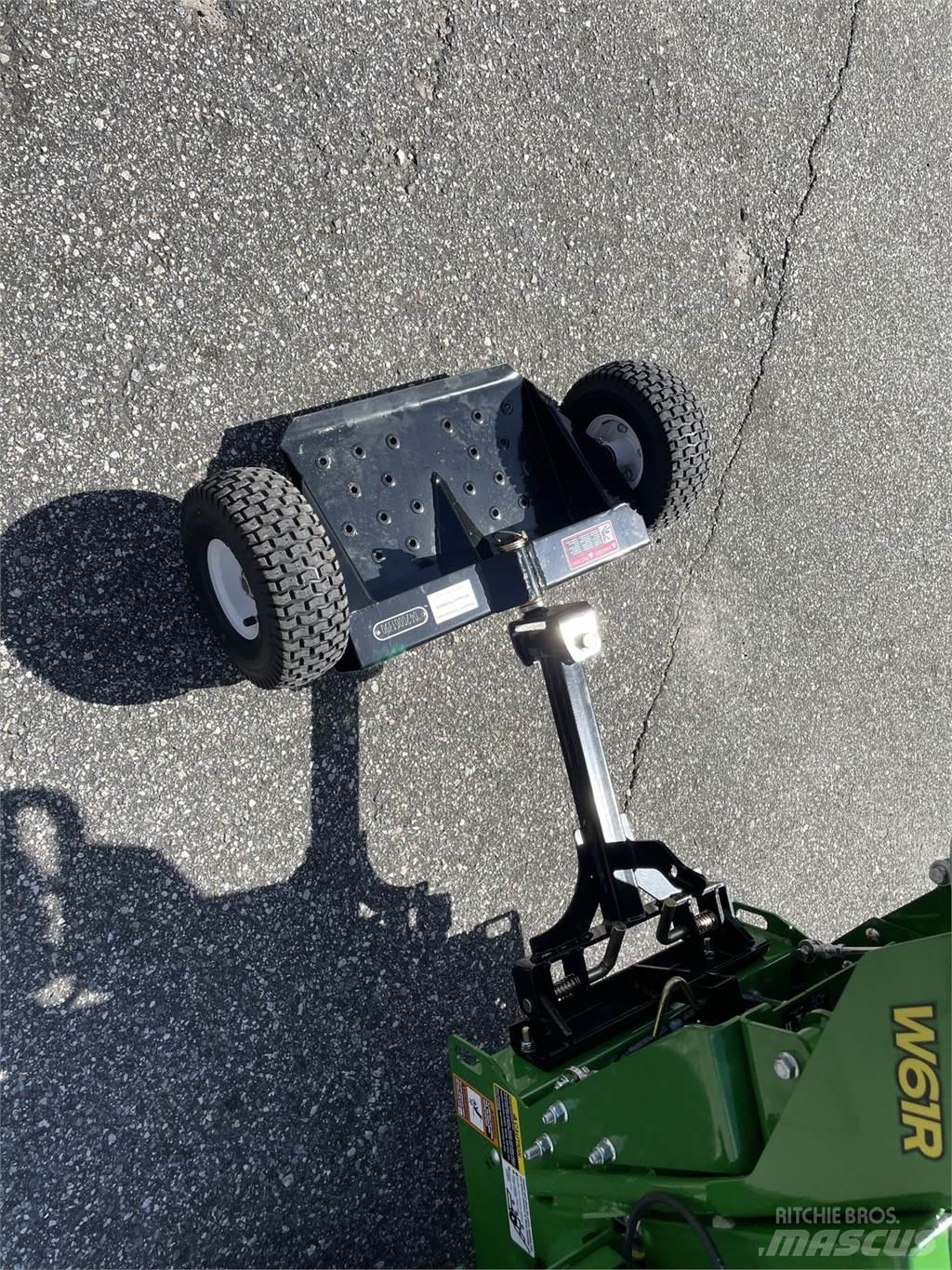 John Deere W61R 밀면서 전진하는 잔디깎기