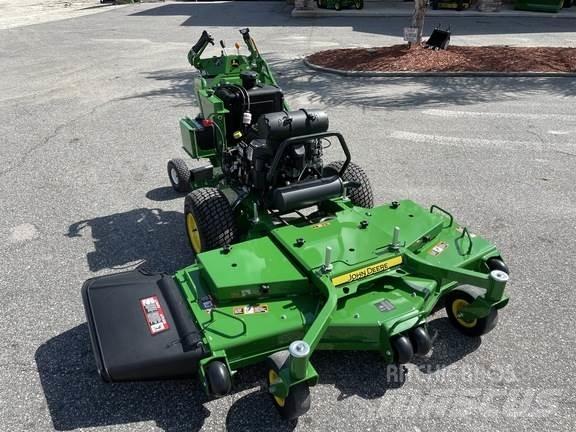 John Deere W61R 밀면서 전진하는 잔디깎기