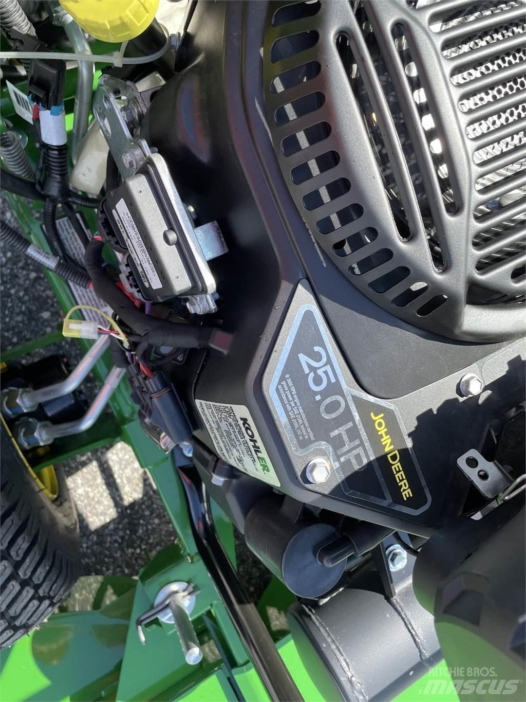 John Deere W61R 밀면서 전진하는 잔디깎기