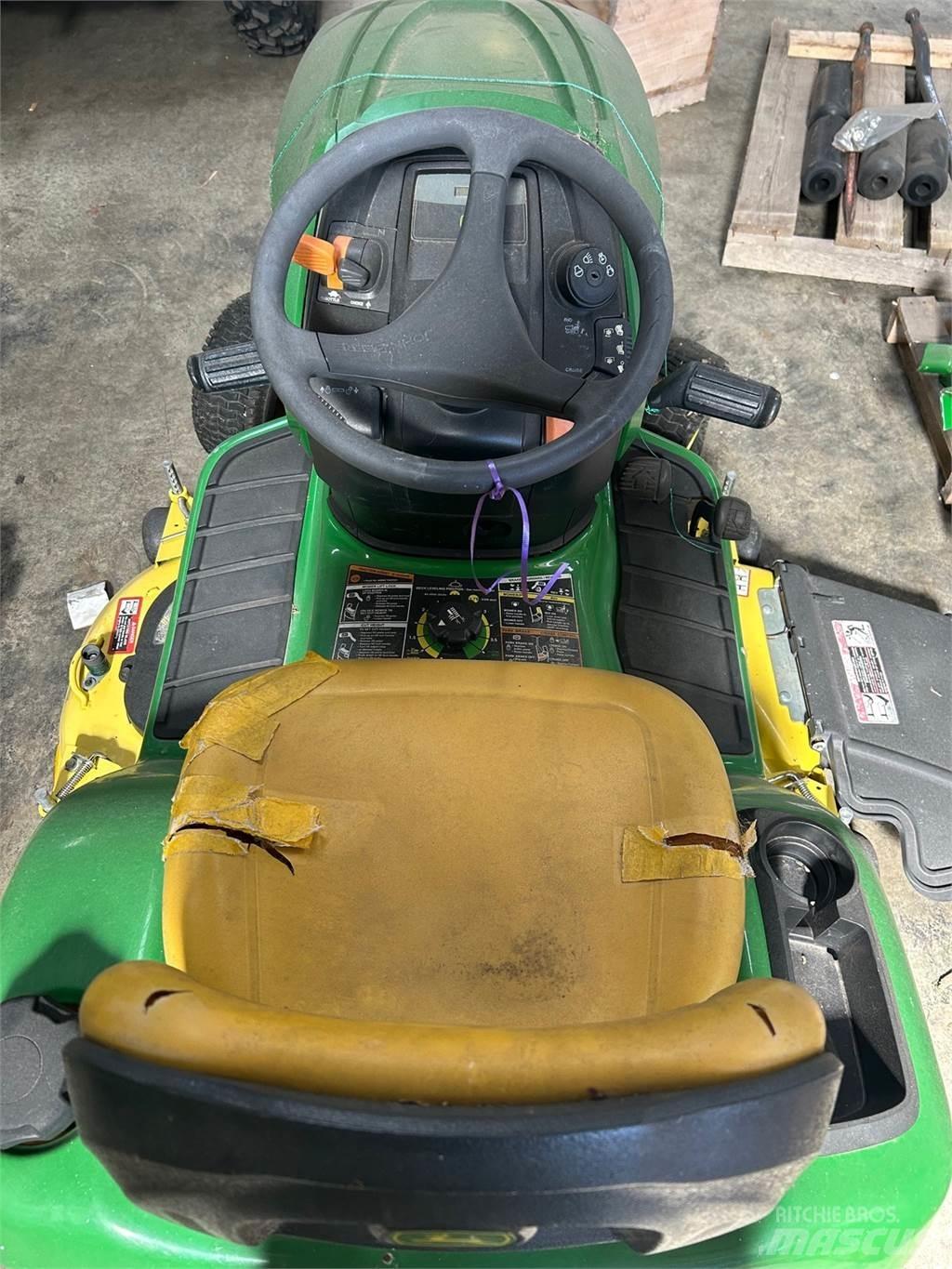 John Deere X300 탑승형 잔디깎기