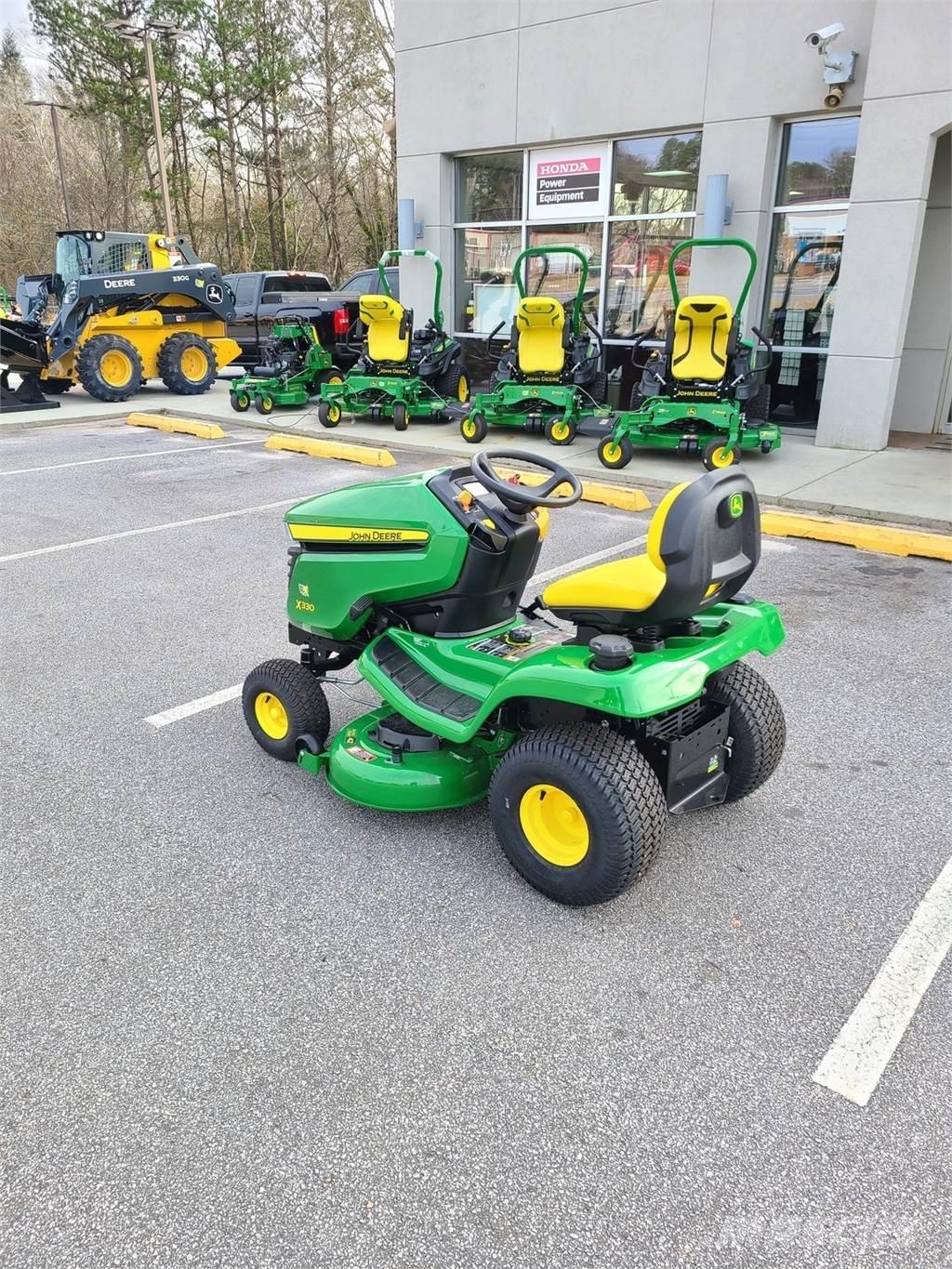 John Deere X330 소형 트랙터