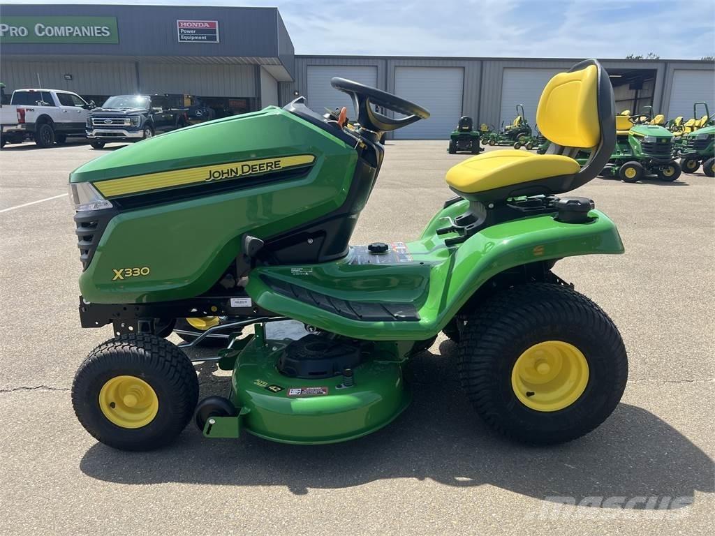John Deere X330 소형 트랙터