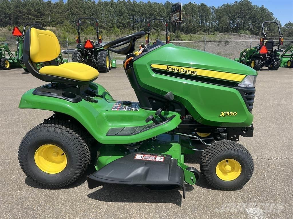 John Deere X330 소형 트랙터