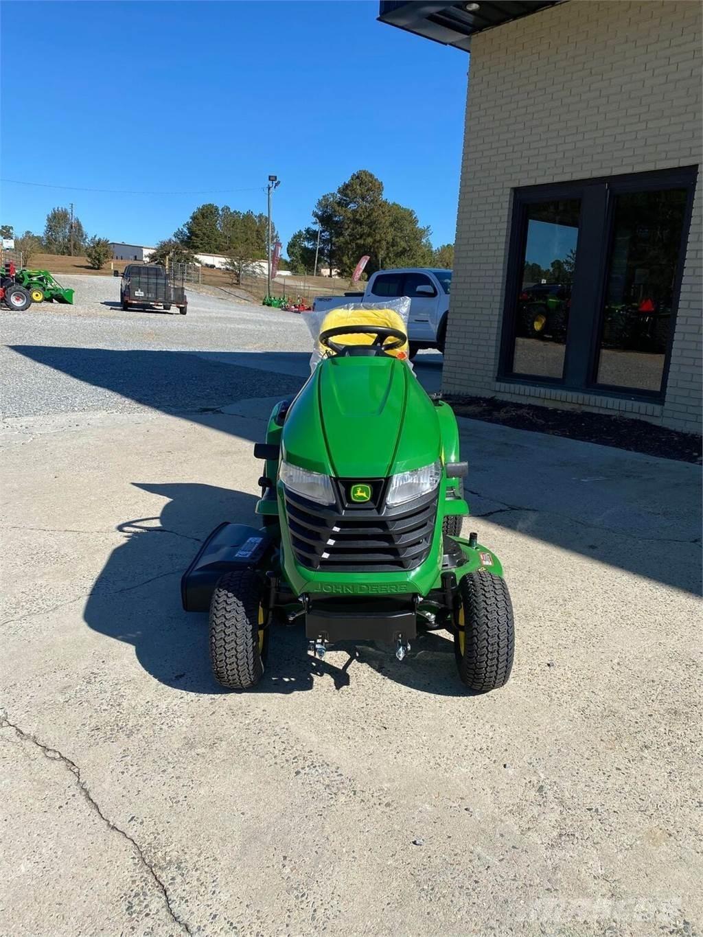John Deere X330 소형 트랙터