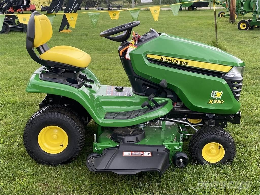 John Deere X330 소형 트랙터