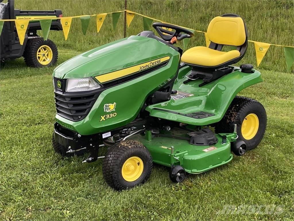 John Deere X330 소형 트랙터