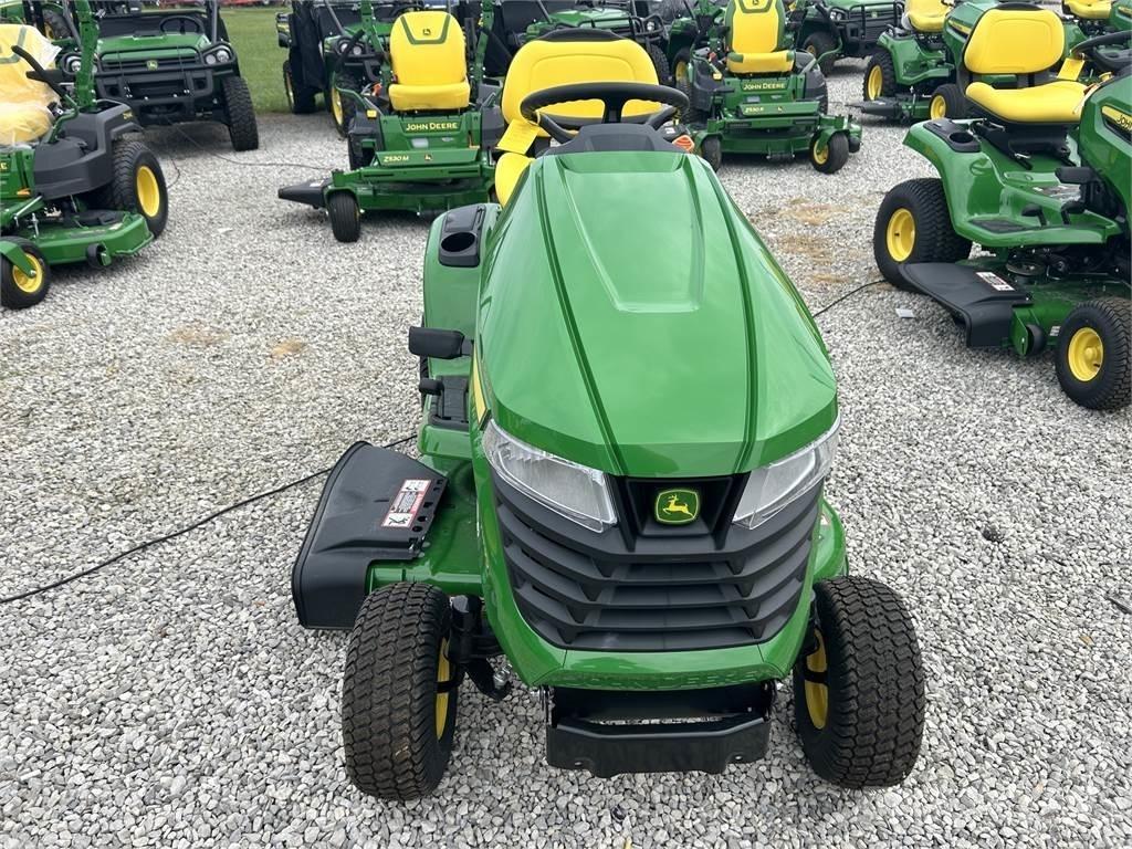 John Deere X330 소형 트랙터