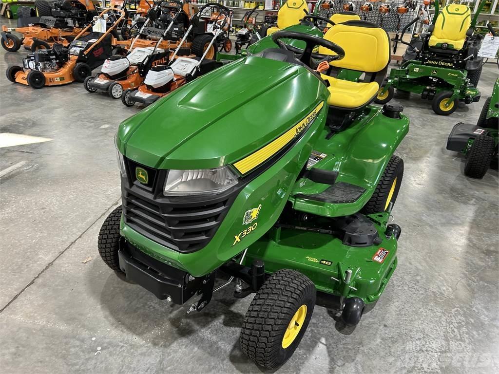 John Deere X330 소형 트랙터