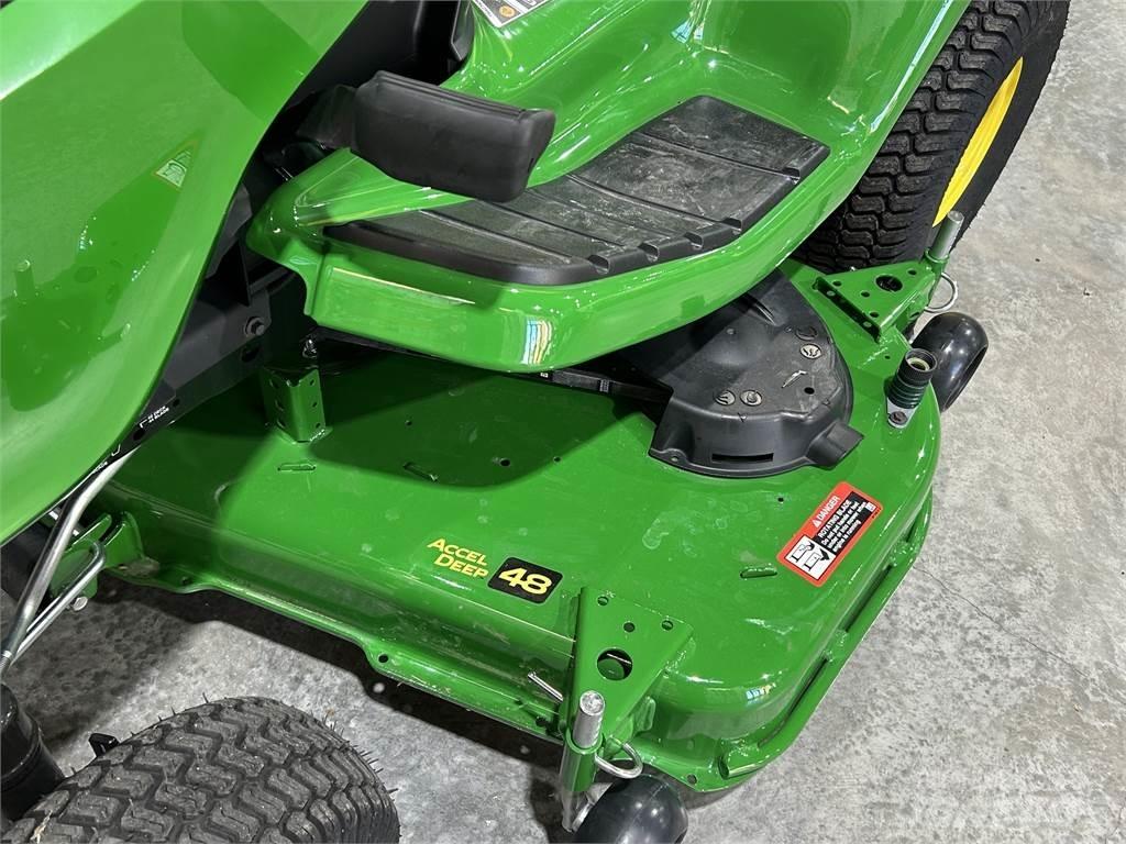 John Deere X330 소형 트랙터