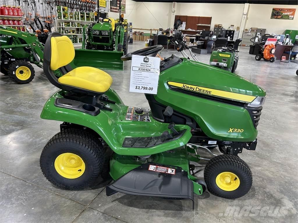 John Deere X330 소형 트랙터