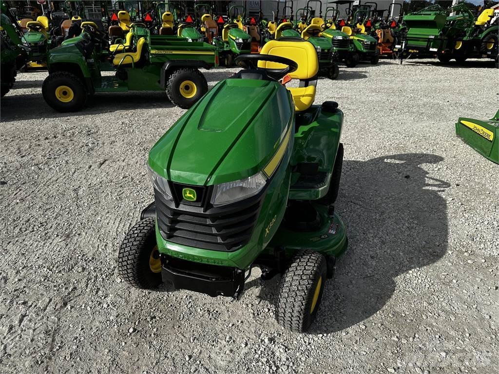 John Deere X330 소형 트랙터
