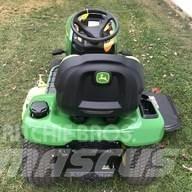 John Deere X330 소형 트랙터